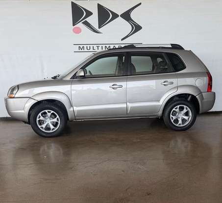 HYUNDAI-TUCSON-2.0 MPFI GLS 16V 143CV 2WD GASOLINA 4P AUTOMÁTICO HYUNDAI-TUCSON-2009