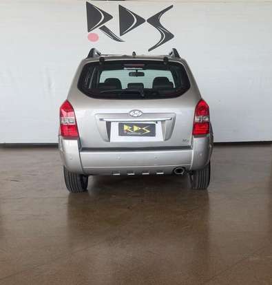 HYUNDAI-TUCSON-2.0 MPFI GLS 16V 143CV 2WD GASOLINA 4P AUTOMÁTICO HYUNDAI-TUCSON-2009
