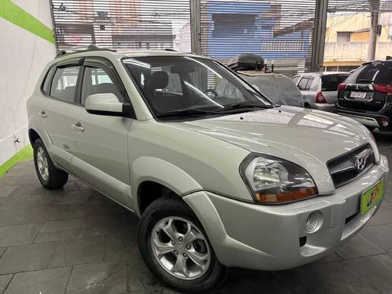 HYUNDAI TUCSON 2.0 MPFI GLS 16V 143CV 2WD GASOLINA 4P AUTOMÁTICO
