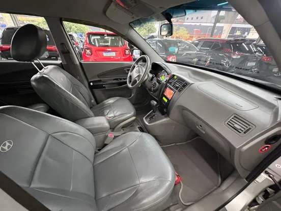 HYUNDAI-TUCSON-2011