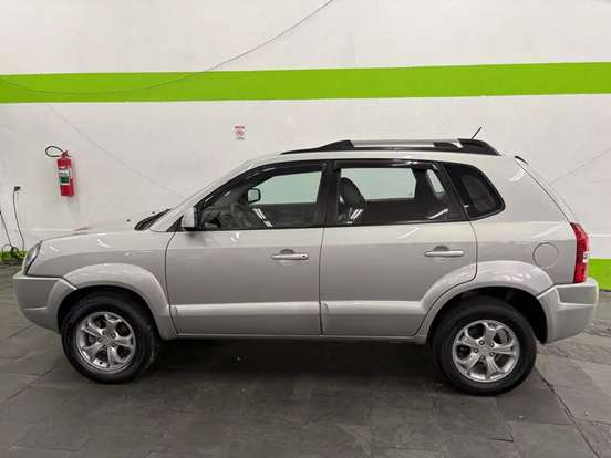 HYUNDAI-TUCSON-2011
