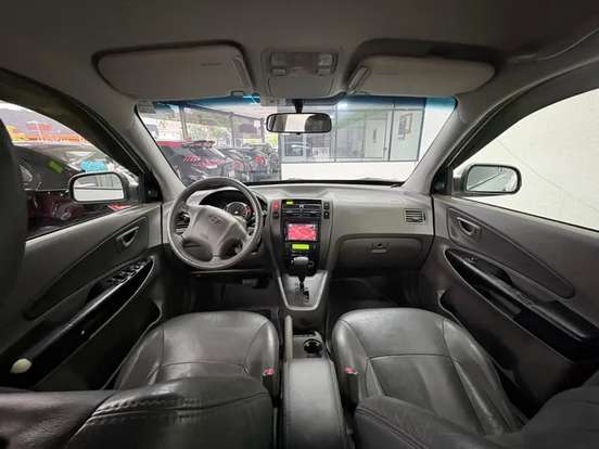 HYUNDAI-TUCSON-2011