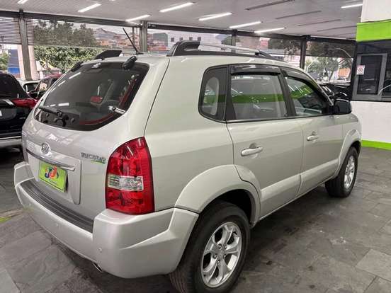 HYUNDAI-TUCSON-2.0 MPFI GLS 16V 143CV 2WD GASOLINA 4P AUTOMÁTICO HYUNDAI-TUCSON-2011