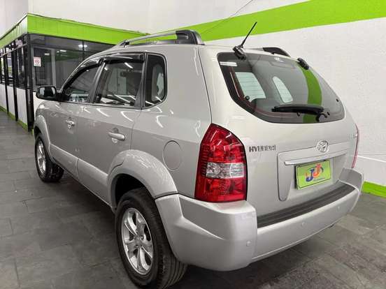 HYUNDAI-TUCSON-2.0 MPFI GLS 16V 143CV 2WD GASOLINA 4P AUTOMÁTICO HYUNDAI-TUCSON-2011