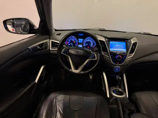 HYUNDAI-VELOSTER-2012