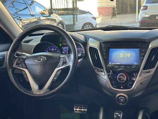 HYUNDAI-VELOSTER-2012