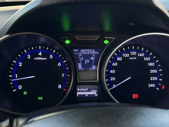 HYUNDAI-VELOSTER-2012