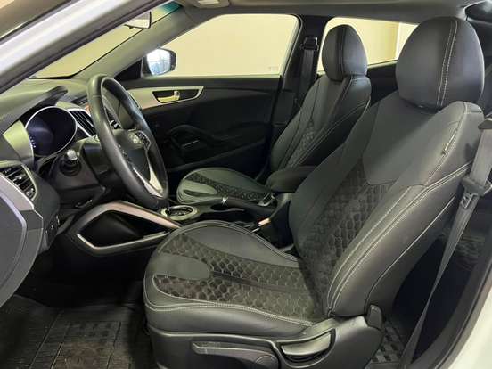 HYUNDAI-VELOSTER-2012