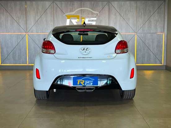 HYUNDAI-VELOSTER-2012