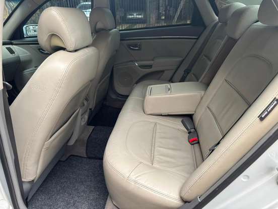 HYUNDAI-AZERA-2009