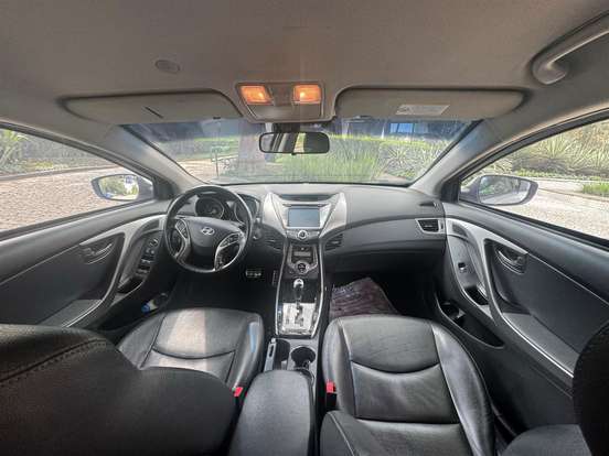 HYUNDAI-ELANTRA-2012