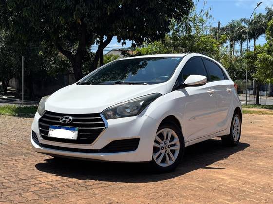 HYUNDAI HB20 1.0 COMFORT PLUS 12V FLEX 4P MANUAL