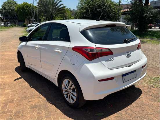 HYUNDAI-HB20-2016