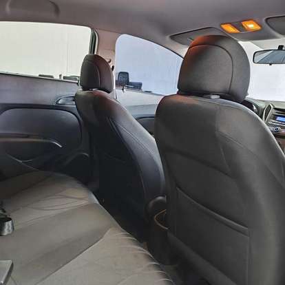HYUNDAI-HB20-2012
