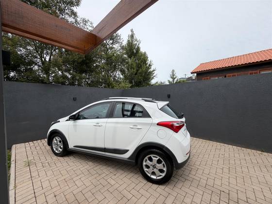 HYUNDAI HB20X 1.6 16V STYLE FLEX 4P AUTOMÁTICO