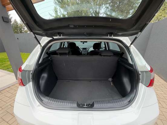 HYUNDAI-HB20X-2014