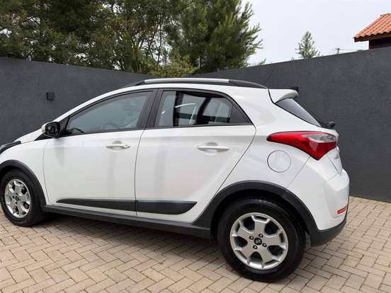 HYUNDAI-HB20X-2014