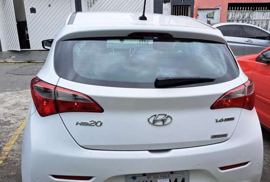 HYUNDAI-HB20-2013