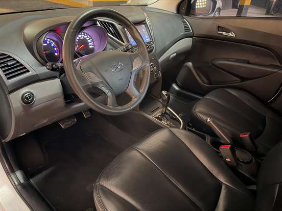 HYUNDAI-HB20X-1.6 16V PREMIUM FLEX 4P AUTOMÁTICO HYUNDAI-HB20X-2014