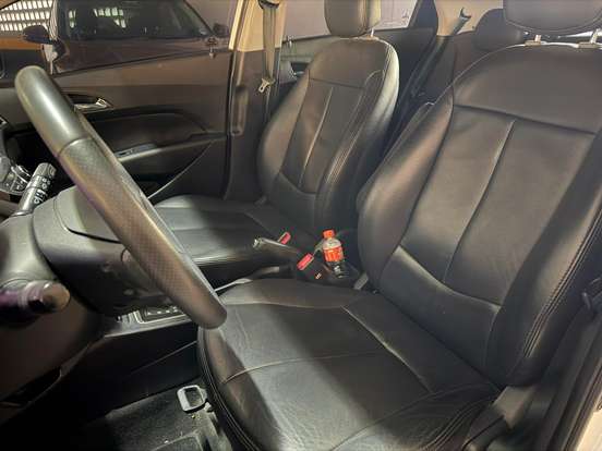 HYUNDAI-HB20X-2014