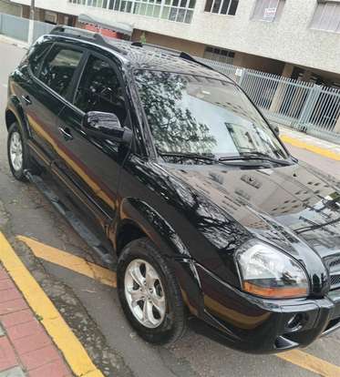 HYUNDAI-TUCSON-2012