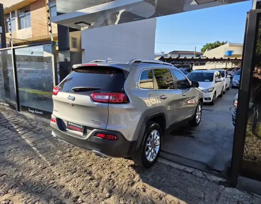 JEEP-CHEROKEE-2015