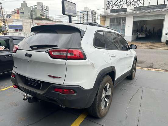 JEEP-CHEROKEE-2015