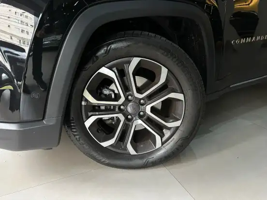 JEEP-COMMANDER-2024