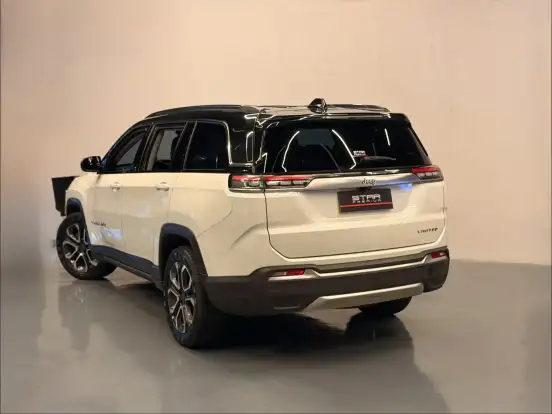 JEEP-COMMANDER-2023