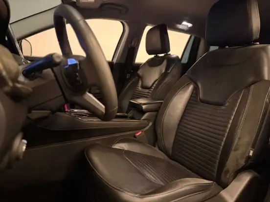 JEEP-COMMANDER-2023