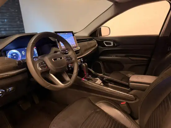 JEEP-COMMANDER-2023