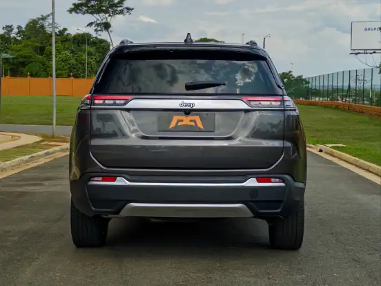 JEEP-COMMANDER-2024