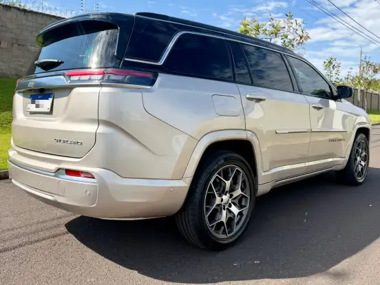 JEEP-COMMANDER-2023