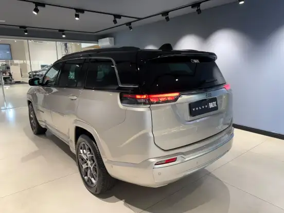 JEEP-COMMANDER-2022