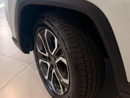 JEEP-COMMANDER-1.3 T270 TURBO FLEX LIMITED AT6 JEEP-COMMANDER-2024