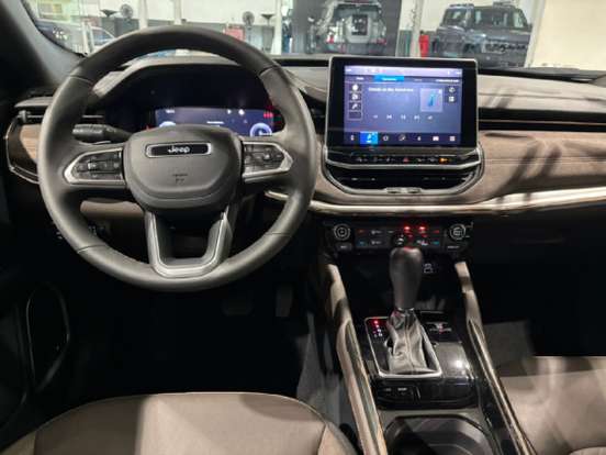 JEEP-COMMANDER-2024