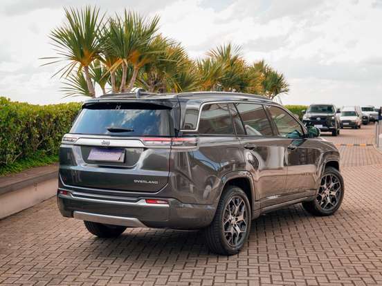 JEEP-COMMANDER-2024