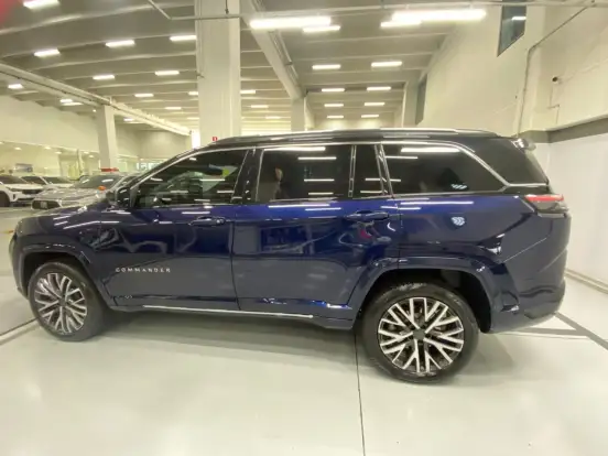 JEEP-COMMANDER-2025