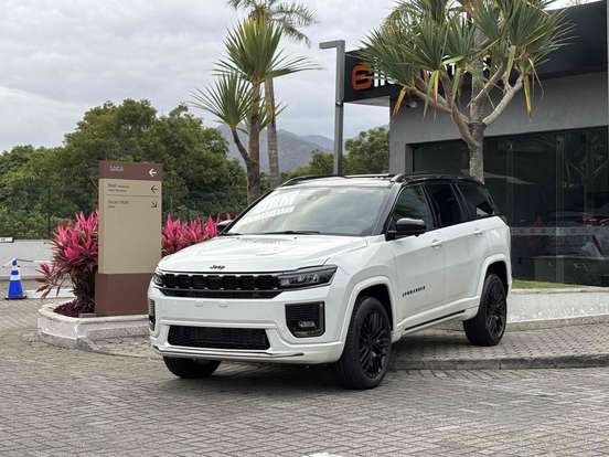 JEEP-COMMANDER-2.0 HURRICANE 4 TURBO FLEX BLACKHAWK AT9 JEEP-COMMANDER-2026
