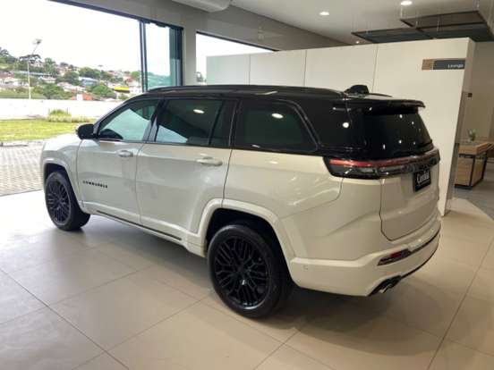 JEEP-COMMANDER-2.0 HURRICANE 4 TURBO GASOLINA BLACKHAWK AT9 JEEP-COMMANDER-2025
