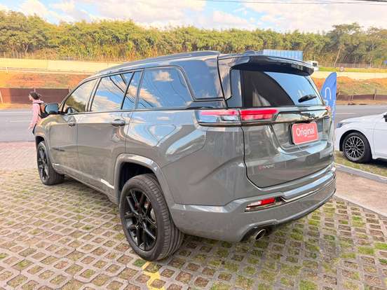 JEEP-COMMANDER-2024