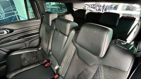 JEEP-COMMANDER-2025