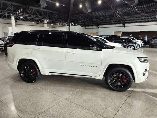 JEEP-COMMANDER-2.0 HURRICANE 4 TURBO GASOLINA BLACKHAWK AT9 JEEP-COMMANDER-2024