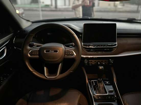 JEEP-COMMANDER-2021