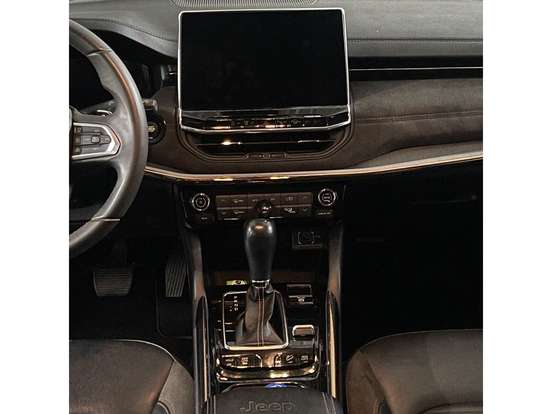 JEEP-COMMANDER-2021