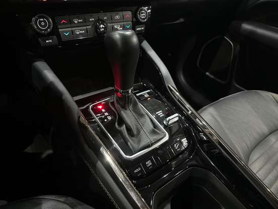 JEEP-COMMANDER-2022
