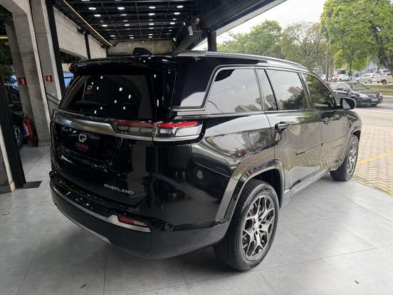 JEEP-COMMANDER-2023