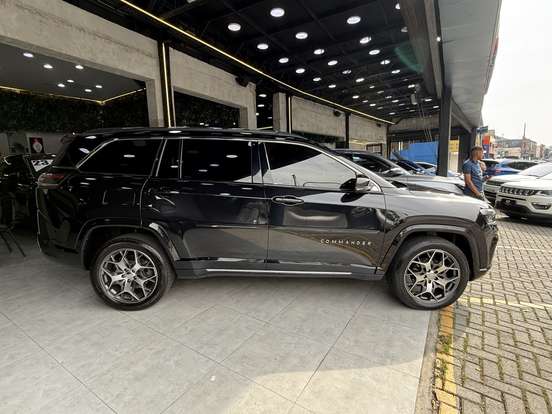 JEEP-COMMANDER-2023