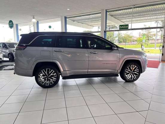 JEEP-COMMANDER-2025