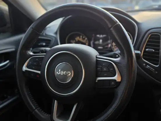 JEEP-COMPASS-2.0 16V DIESEL LONGITUDE 4X4 AUTOMÁTICO JEEP-COMPASS-2018